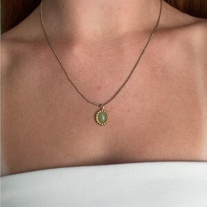 Elegant Gold and Green Pendant Necklace